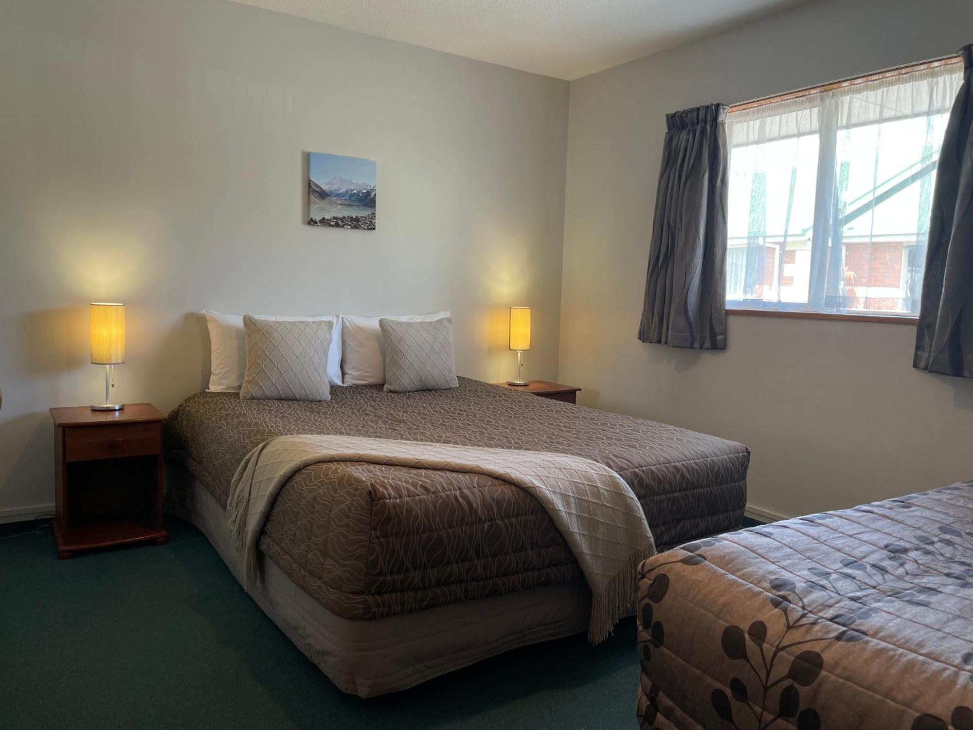 Asure Ambassador Motor Motel 4*