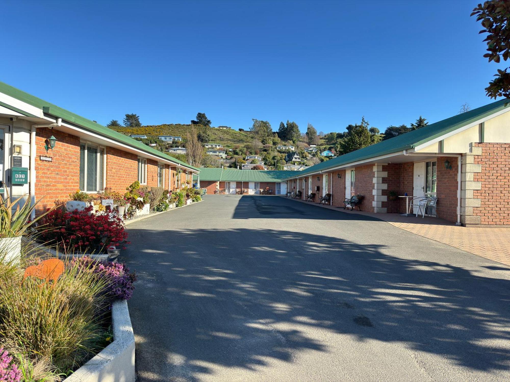 Asure Ambassador Motor Motel 4*