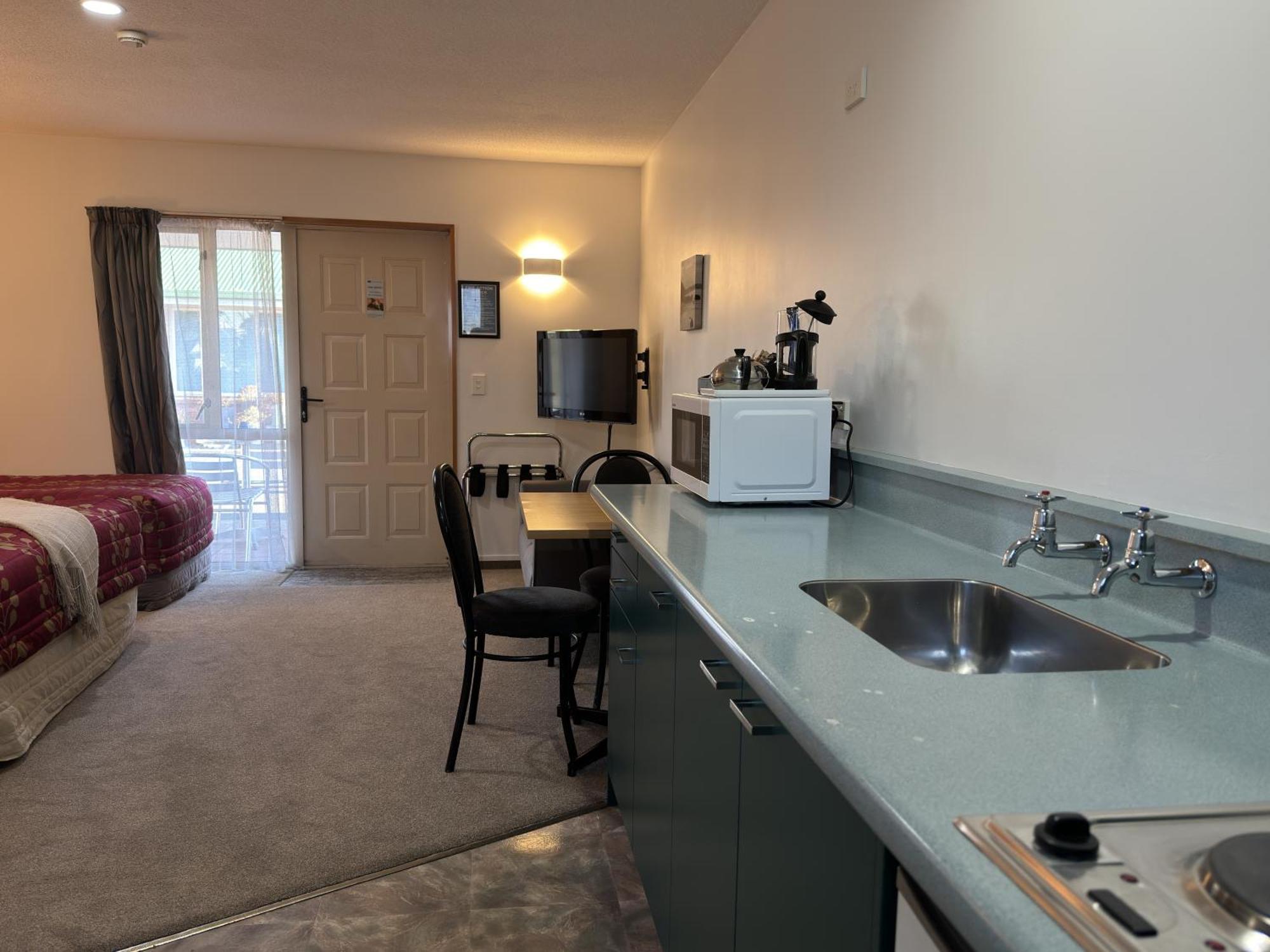Asure Ambassador Motor Motel 4*